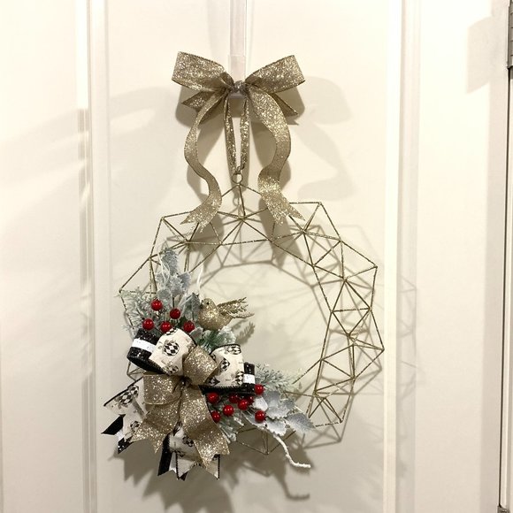 Handmade Holiday Wreath. - Picture 3 of 3